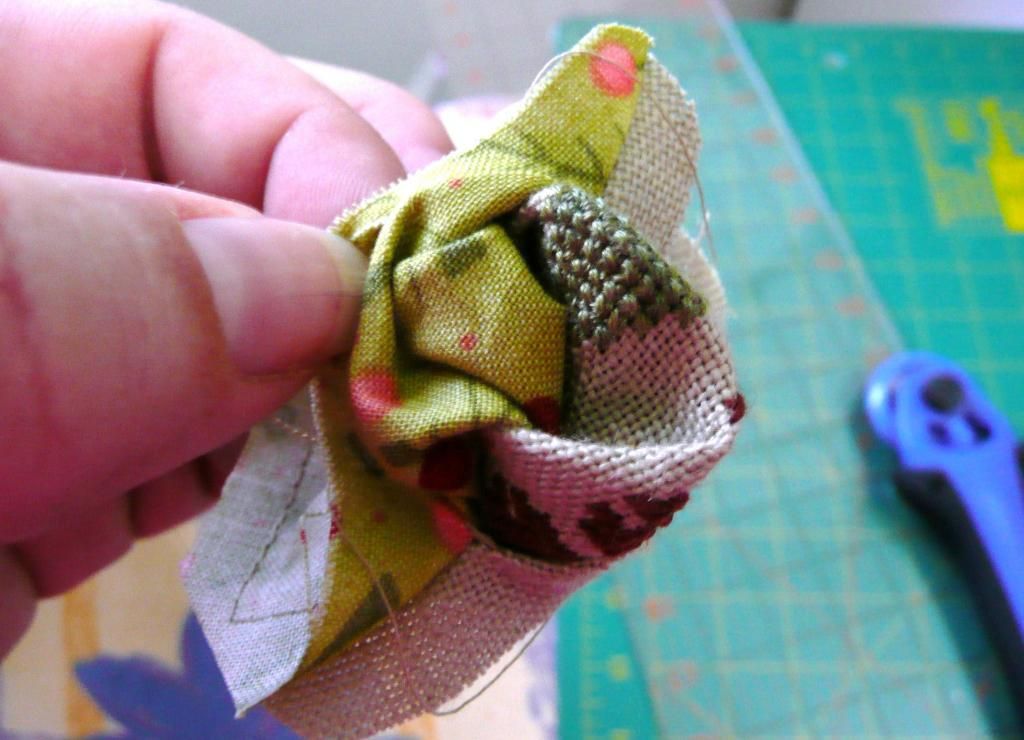 Focus on Finishing Basic Pillow Christmas Ornament Tutorial